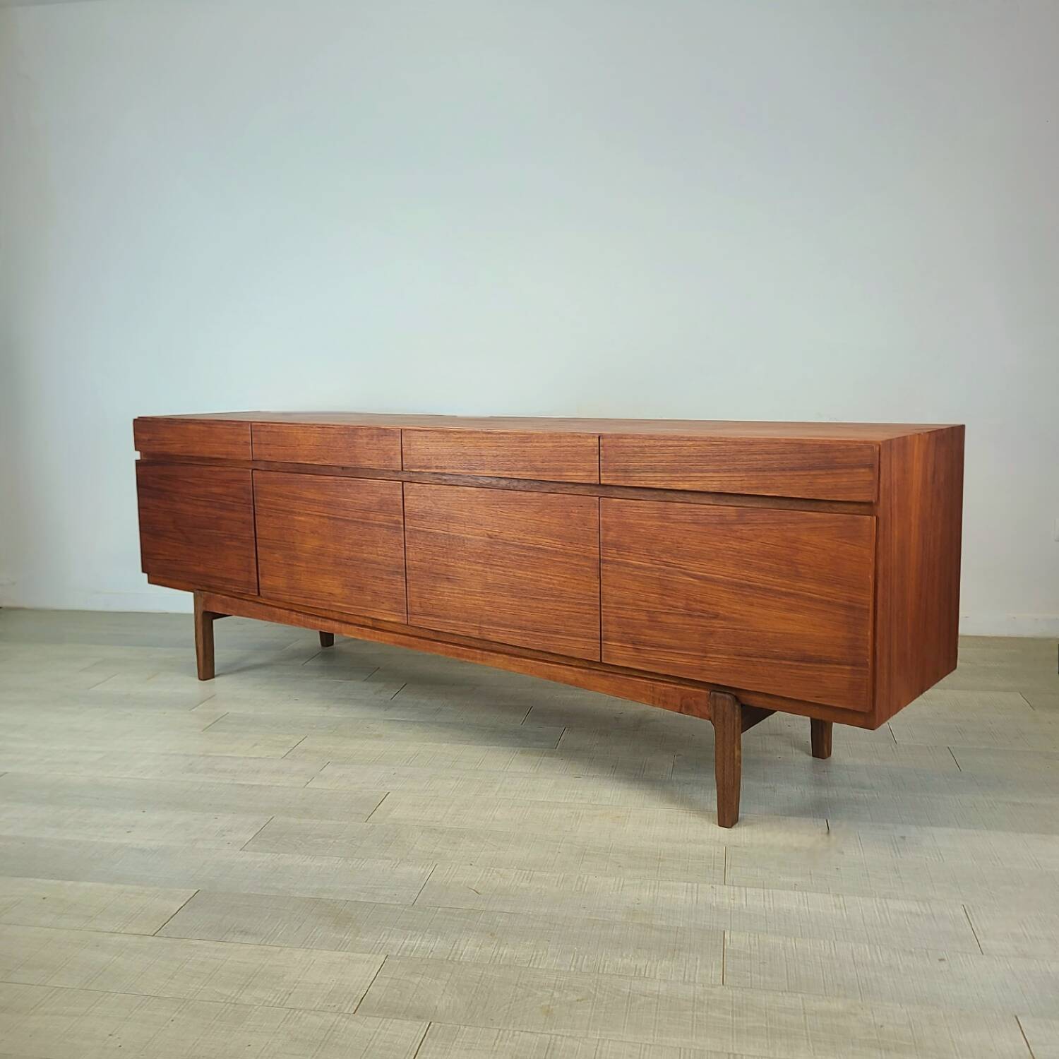 Enfilade danoise design Ib Kofod Larsen teck vintage années 1960 scand
