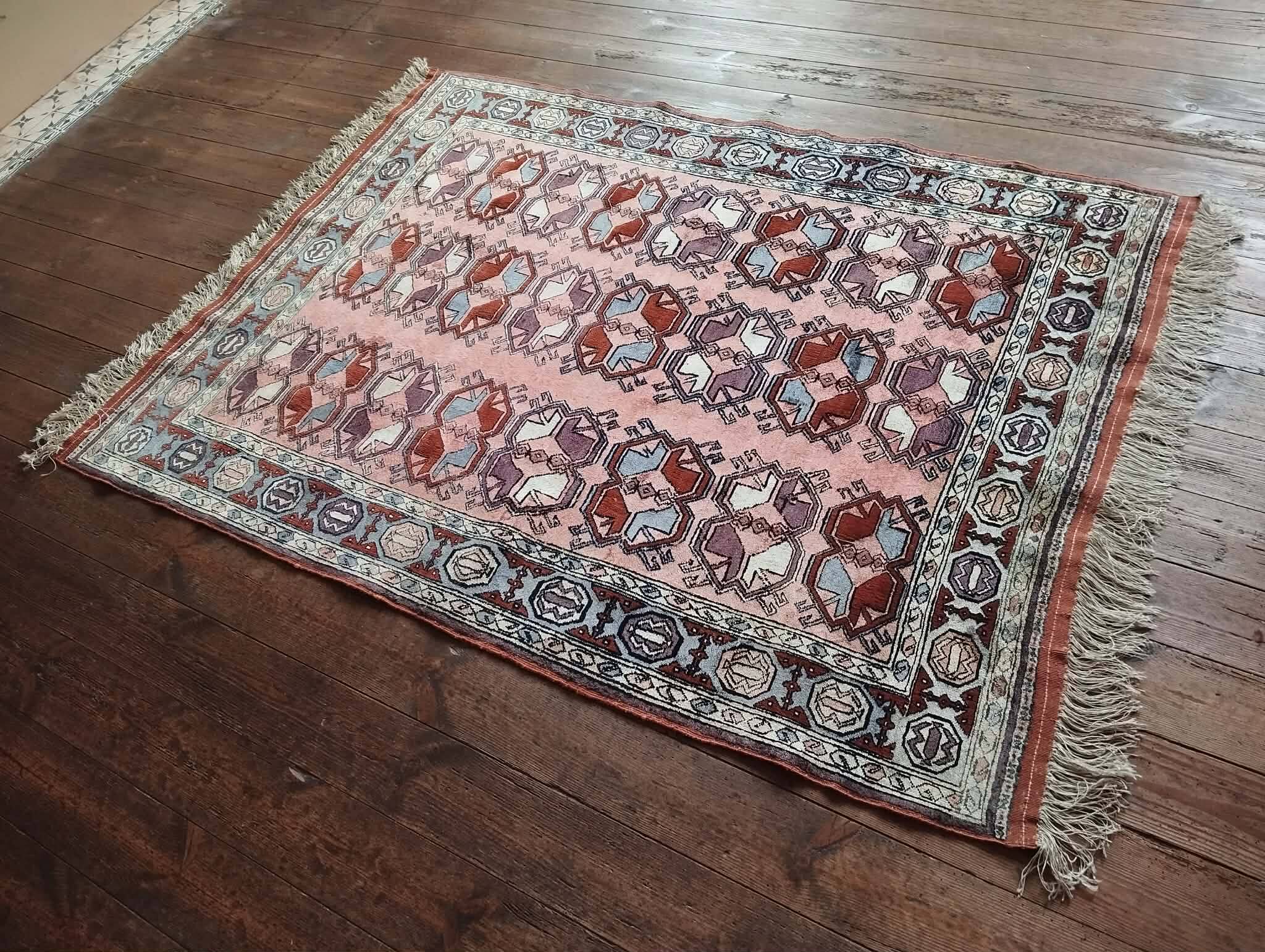 Handmade Turkmen silk carpet 163x117cm