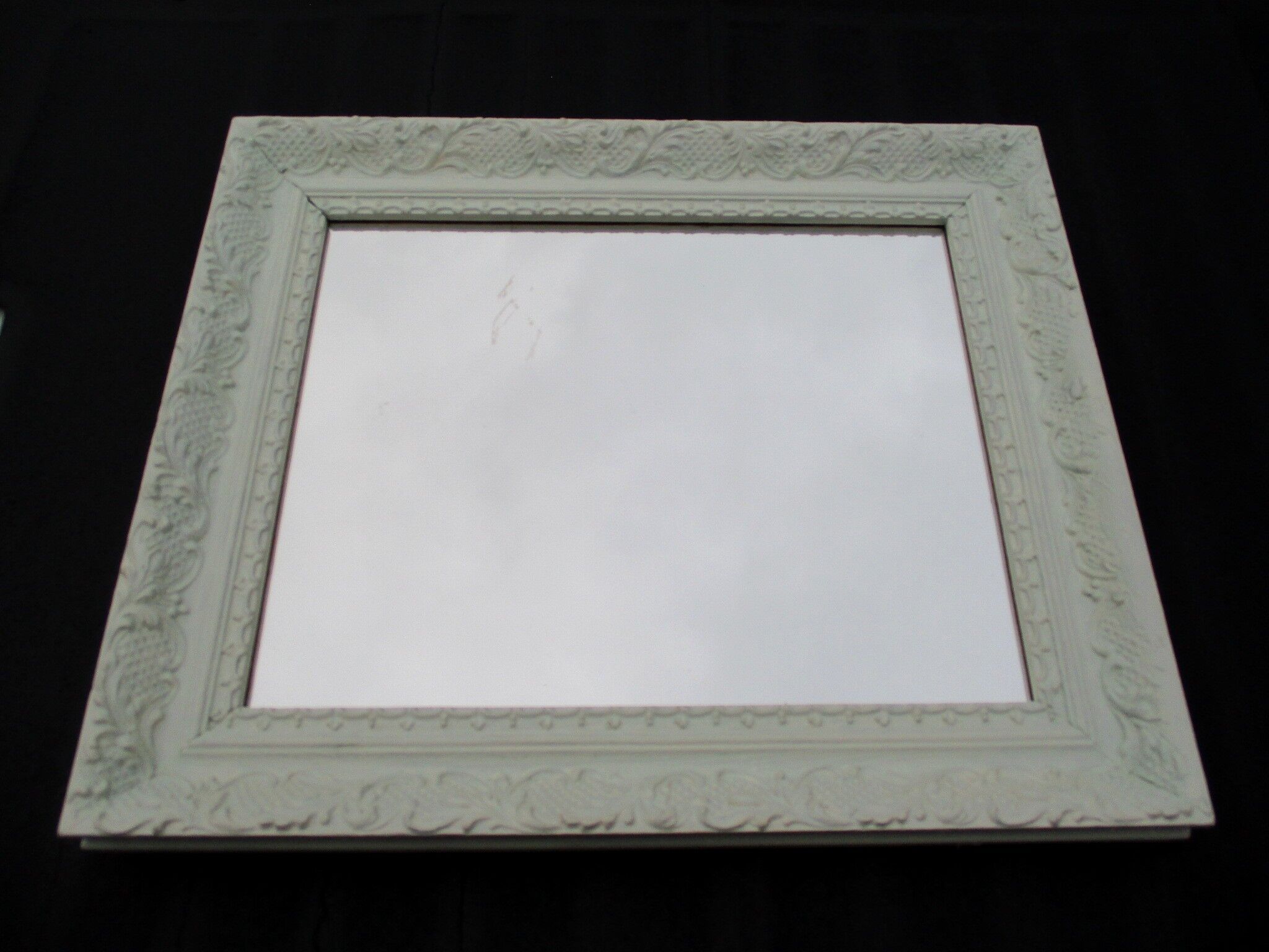 Mirror wood, white celadon