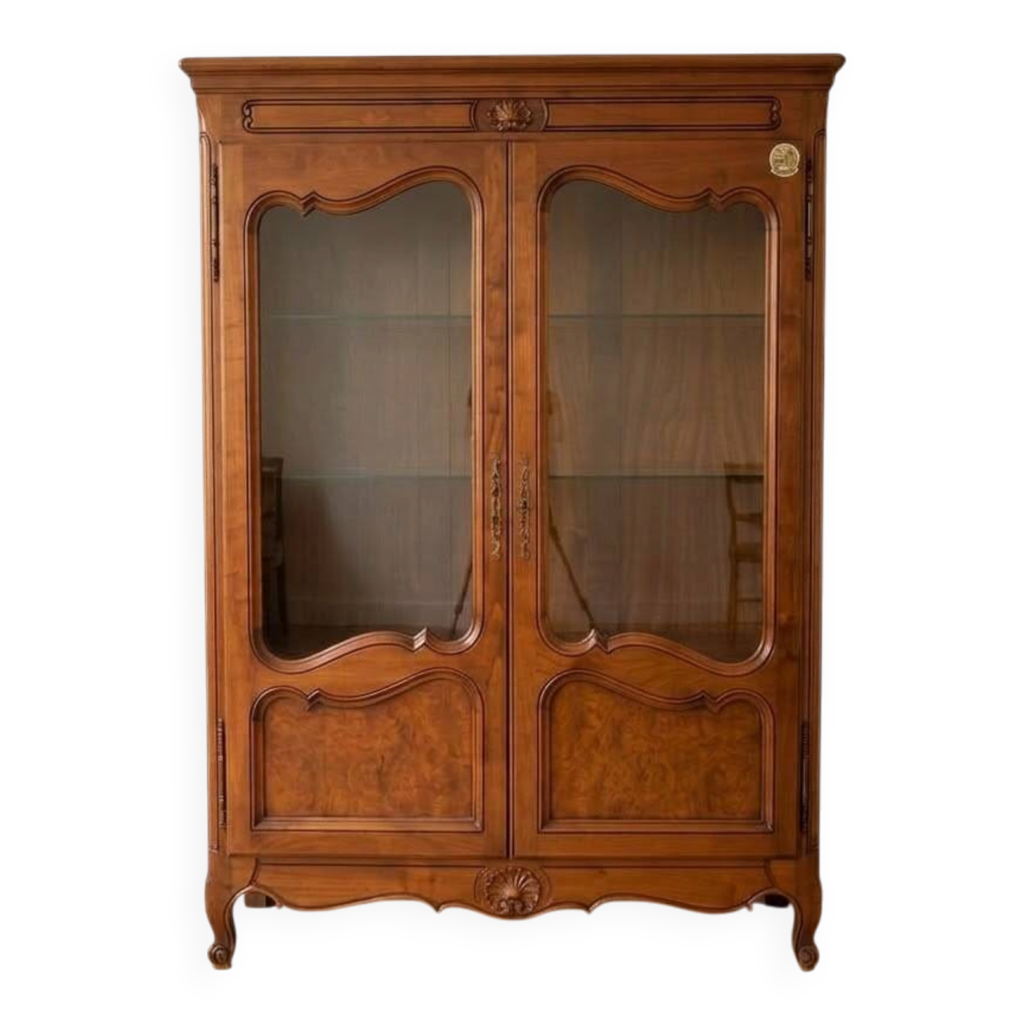 Classic style display cabinet in cherry wood
