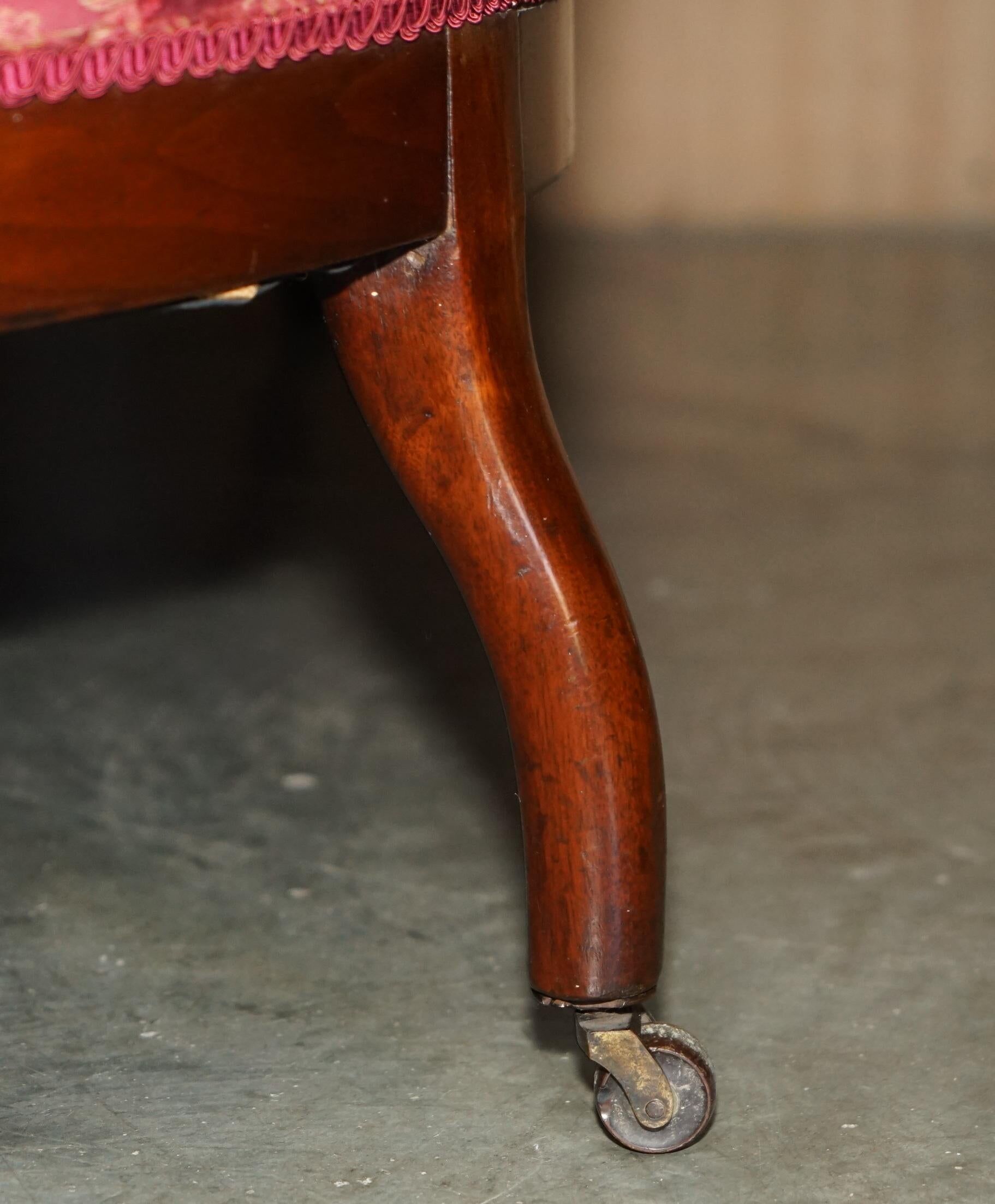 Canapé bibliothécaire victorien en acajou sculpté avec lions