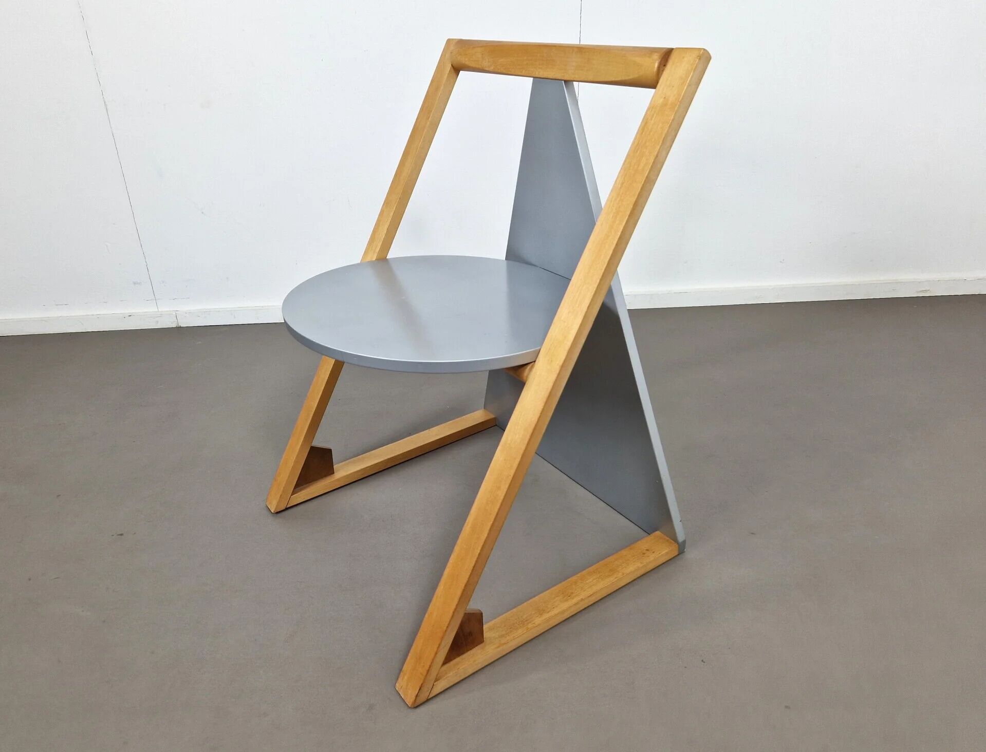 Pair of Memphis style postmodern chairs | 1980s