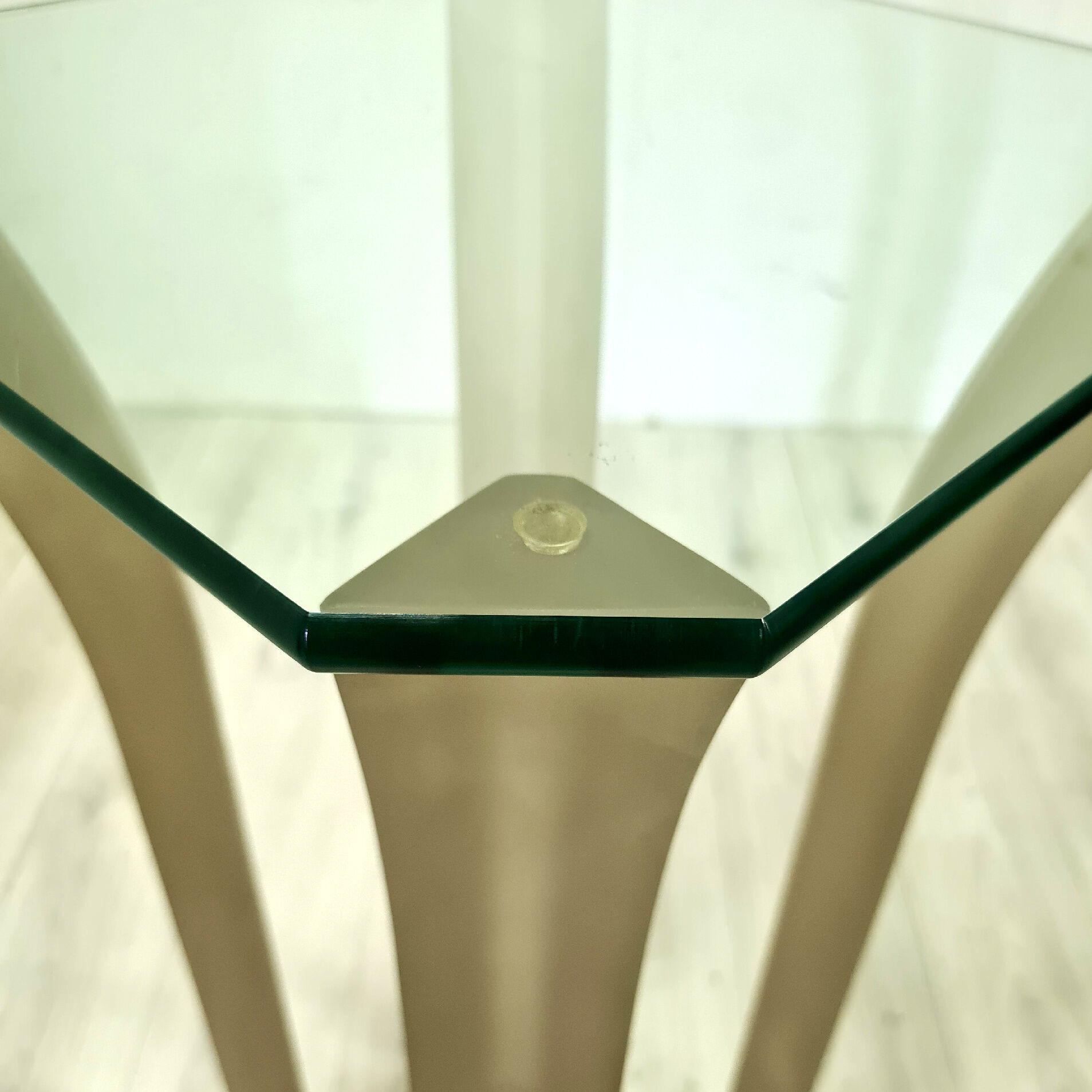 Hollywood regency plexiglass and glass side table, 1980s