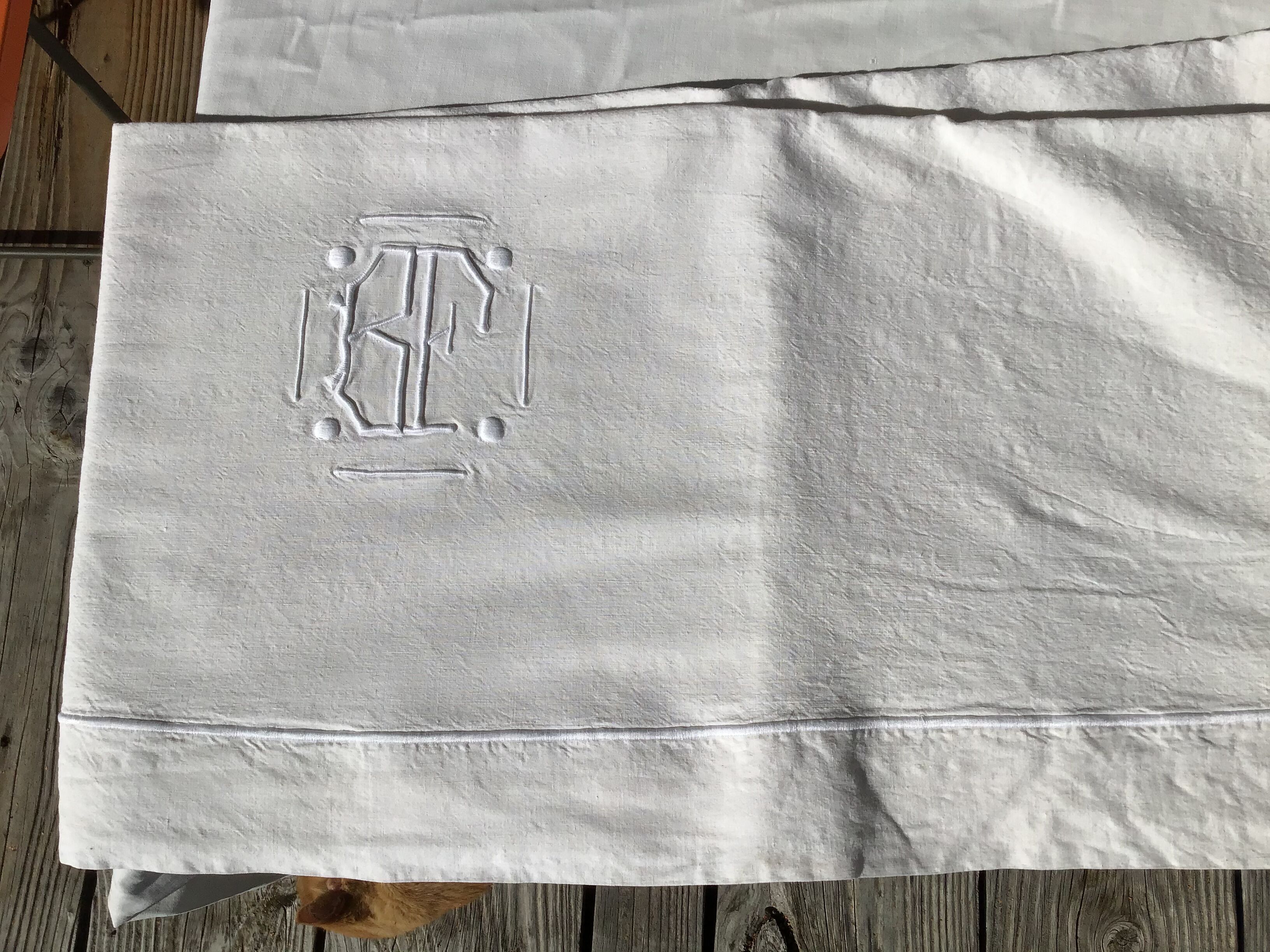 Drap BF embroidery bumblebee relief lozenges