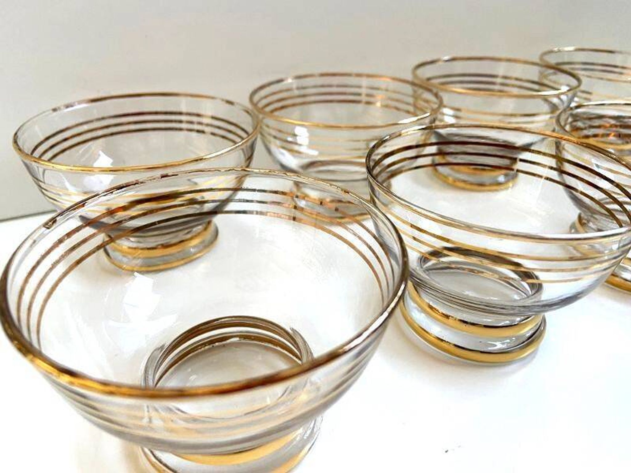 Set of 8 Glasses Coupes Bowls Champagne Alcohol Vintage Crystal Design