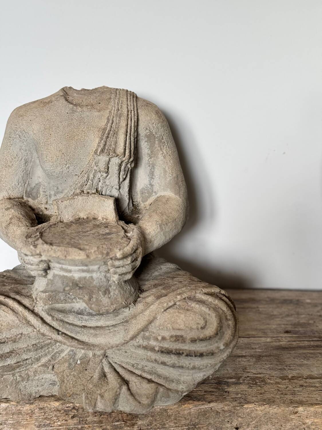 Bouddha acéphale en pierre XXe