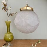 Suspension globe vintage art déco en verre dépoli