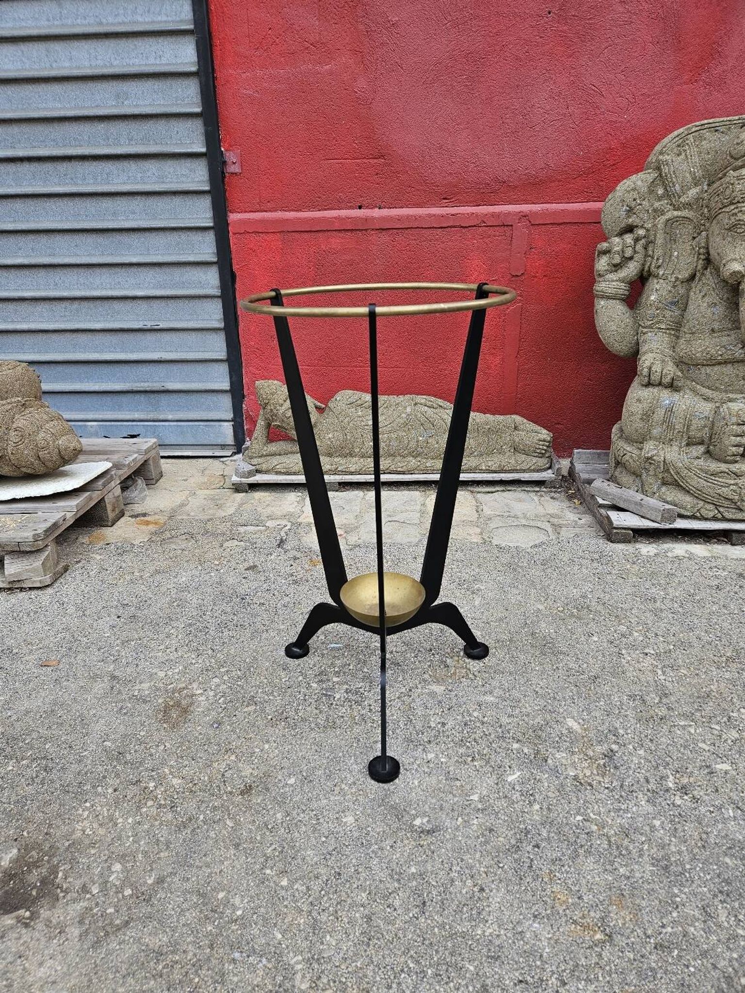 Umbrella stand in metal and gilded brass from the 1950s