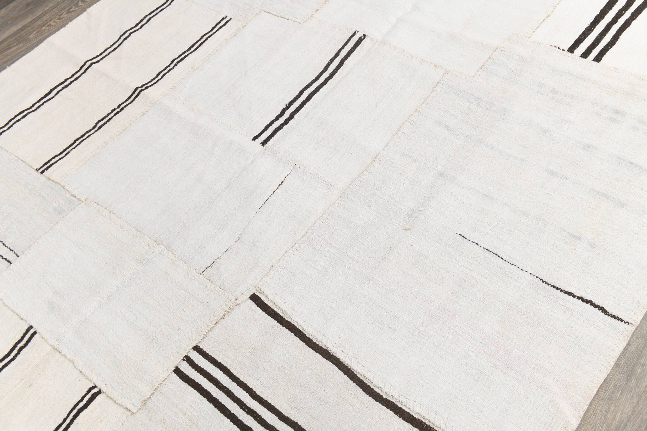 Tapis Kilim contemporain vintage Off White et noir 7x10, 218x307 cm