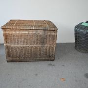 Large brown wicker basket with lid — vintage 1940s style, Czech Republic