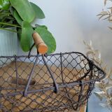 Basket wire handle wood