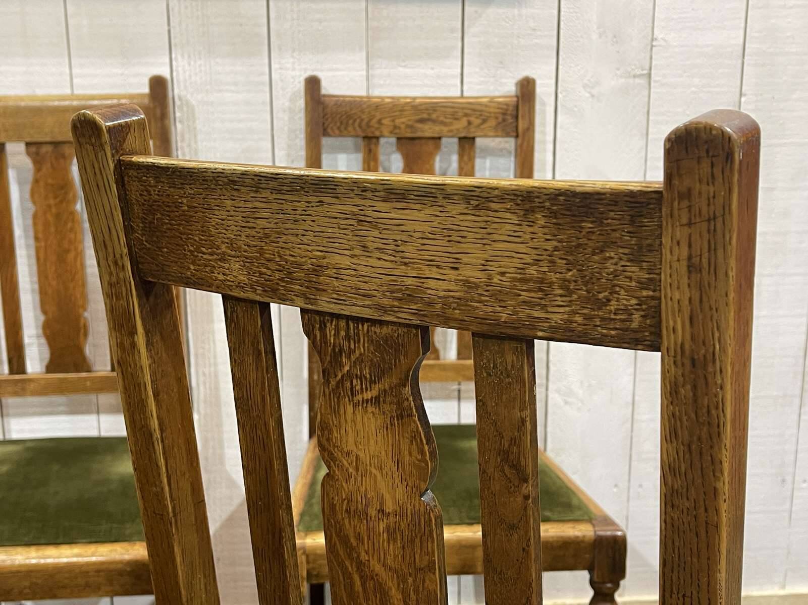 Set of 4 English oak chairs from the 1930s