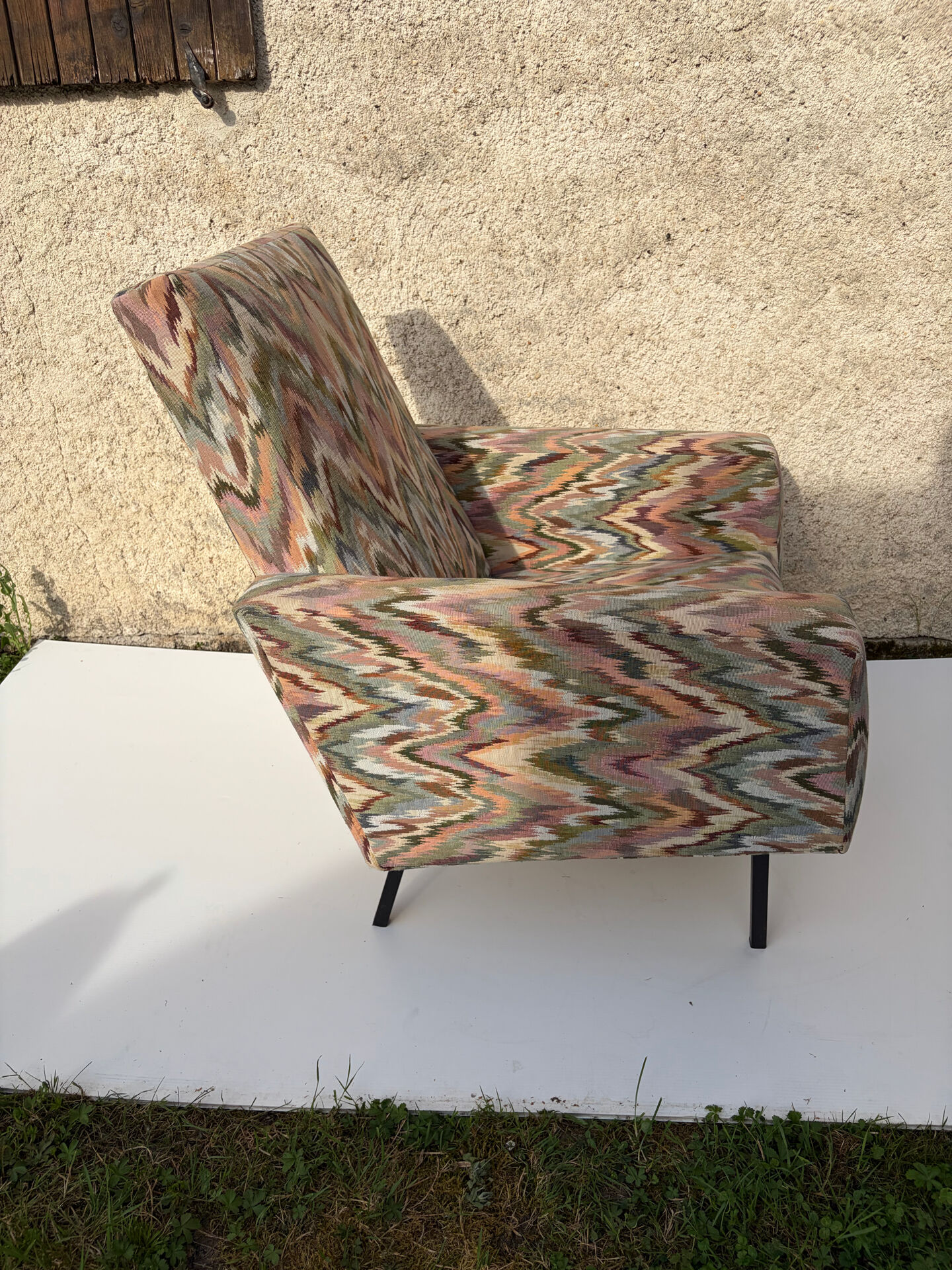 Vintage design armchair from the 60s DLG Guariche