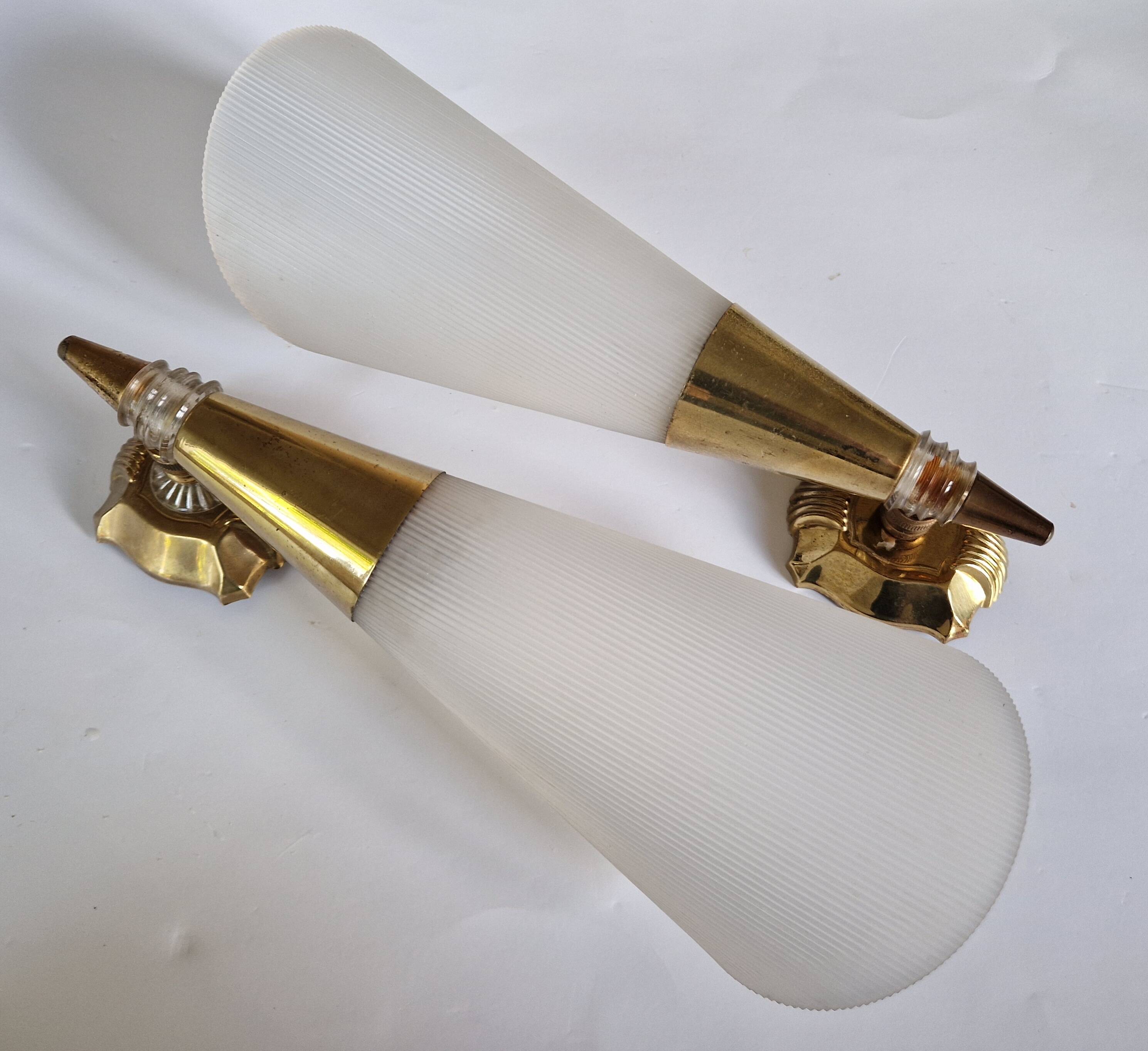 Appliques laiton et plexiglas style Maison Lunel
