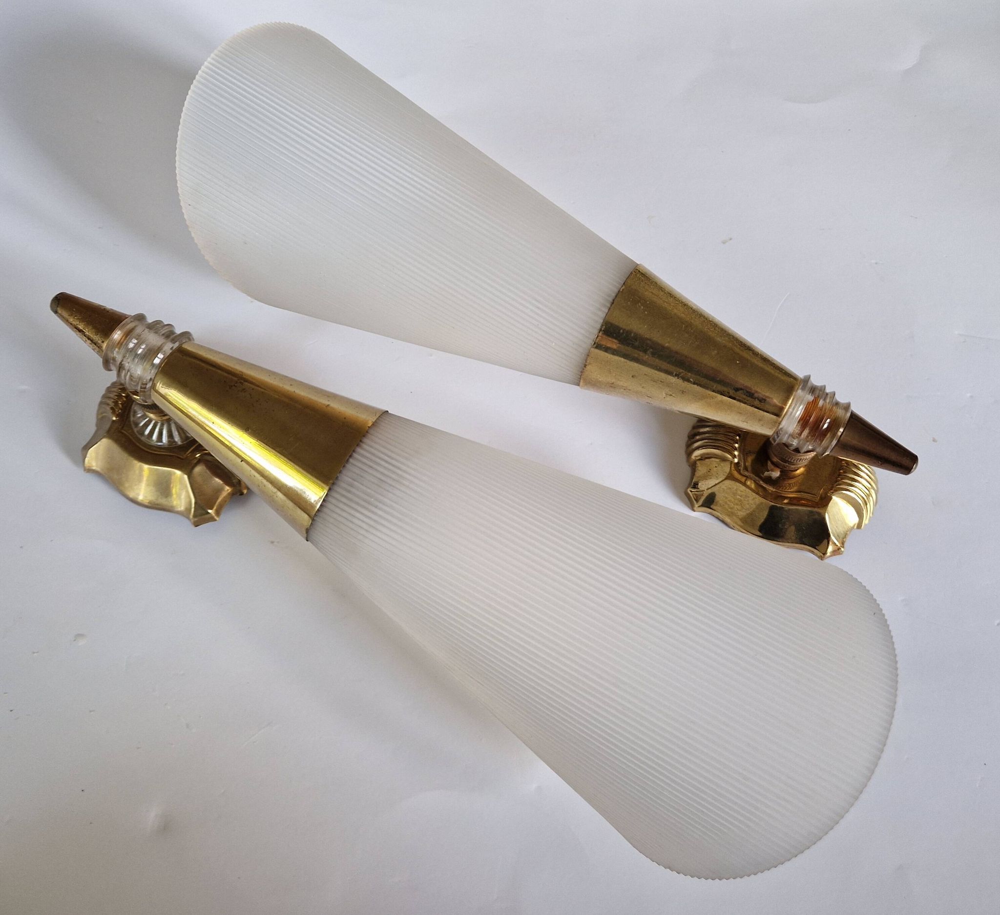 Appliques laiton et plexiglas style Maison Lunel
