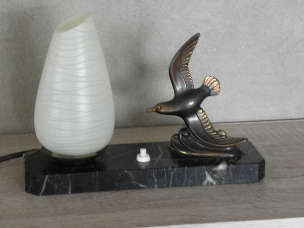 Table lamp figurine birds in marble art deco