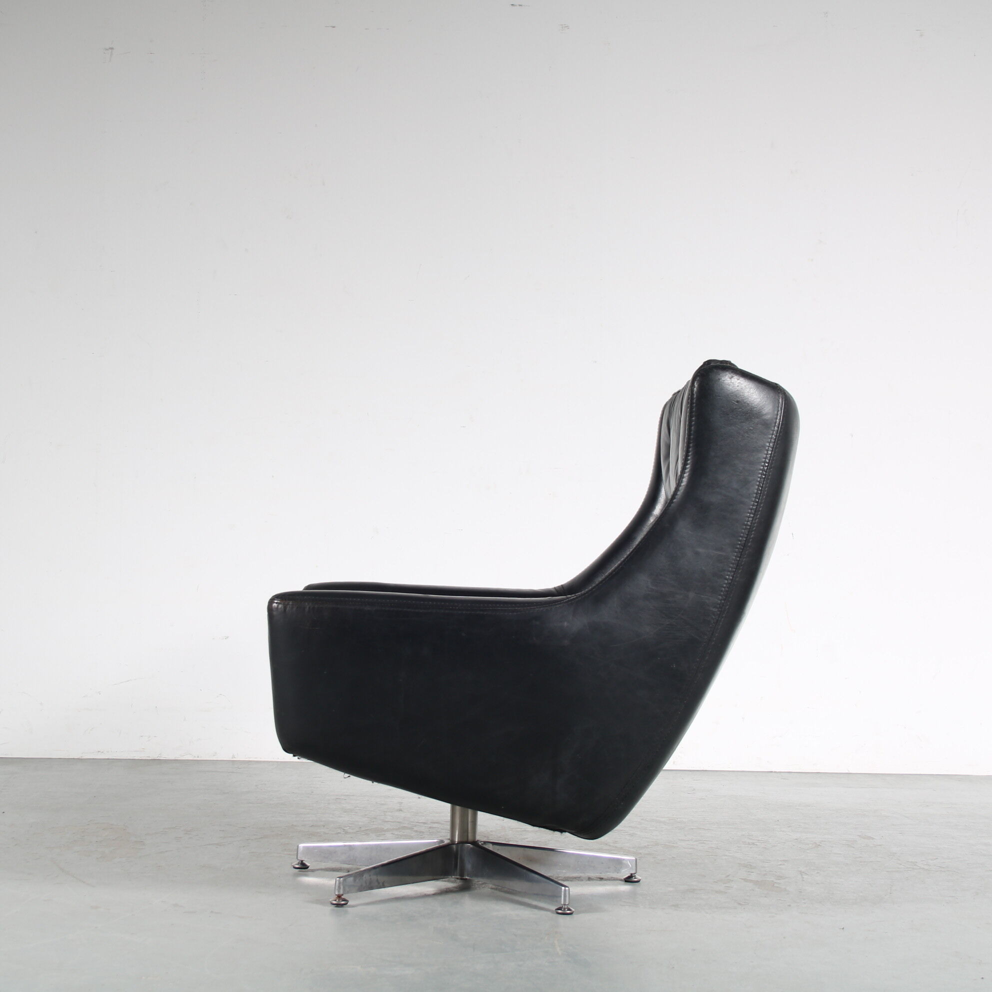 1960s Swivel chair by Artifort, Netherlands