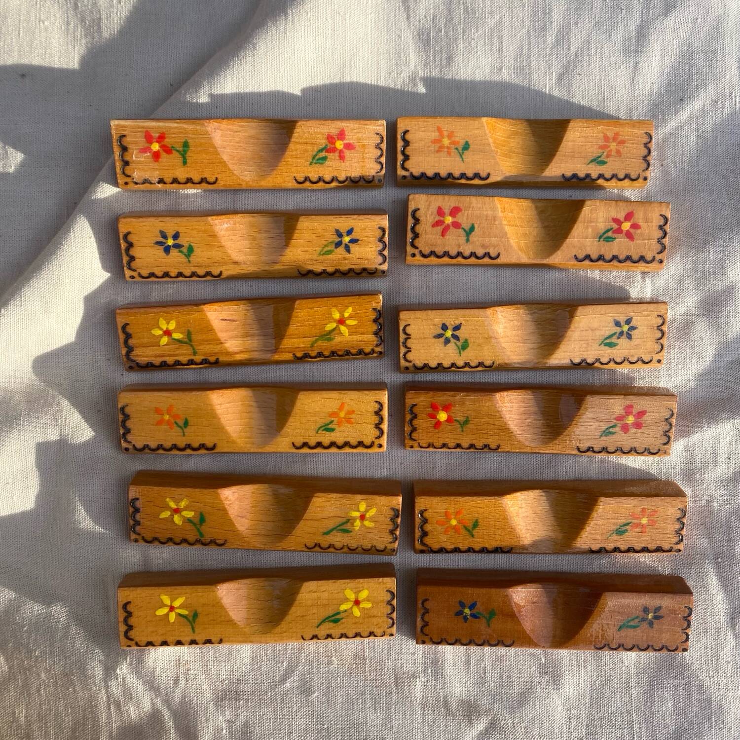 Wooden knife holder, vintage craftsmanship