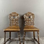 Paire de chaises en bois sculpté, fin XIXe siècle