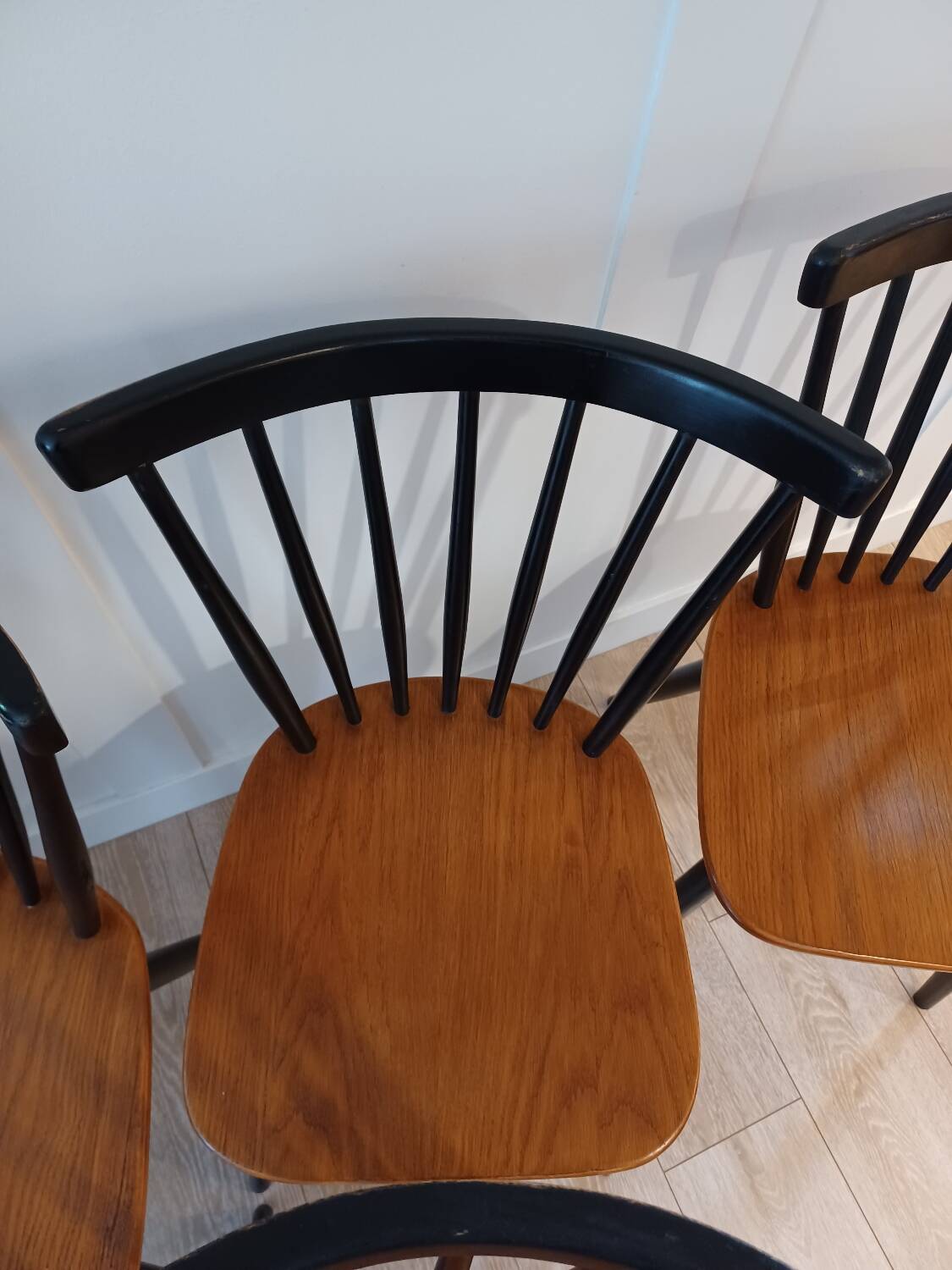 Suite de 4 chaises type Fanett