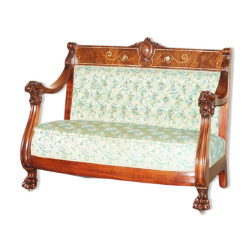 Antique Chesterfield Canapé Carved in Walnut with Mother-of-Pearl Inlay