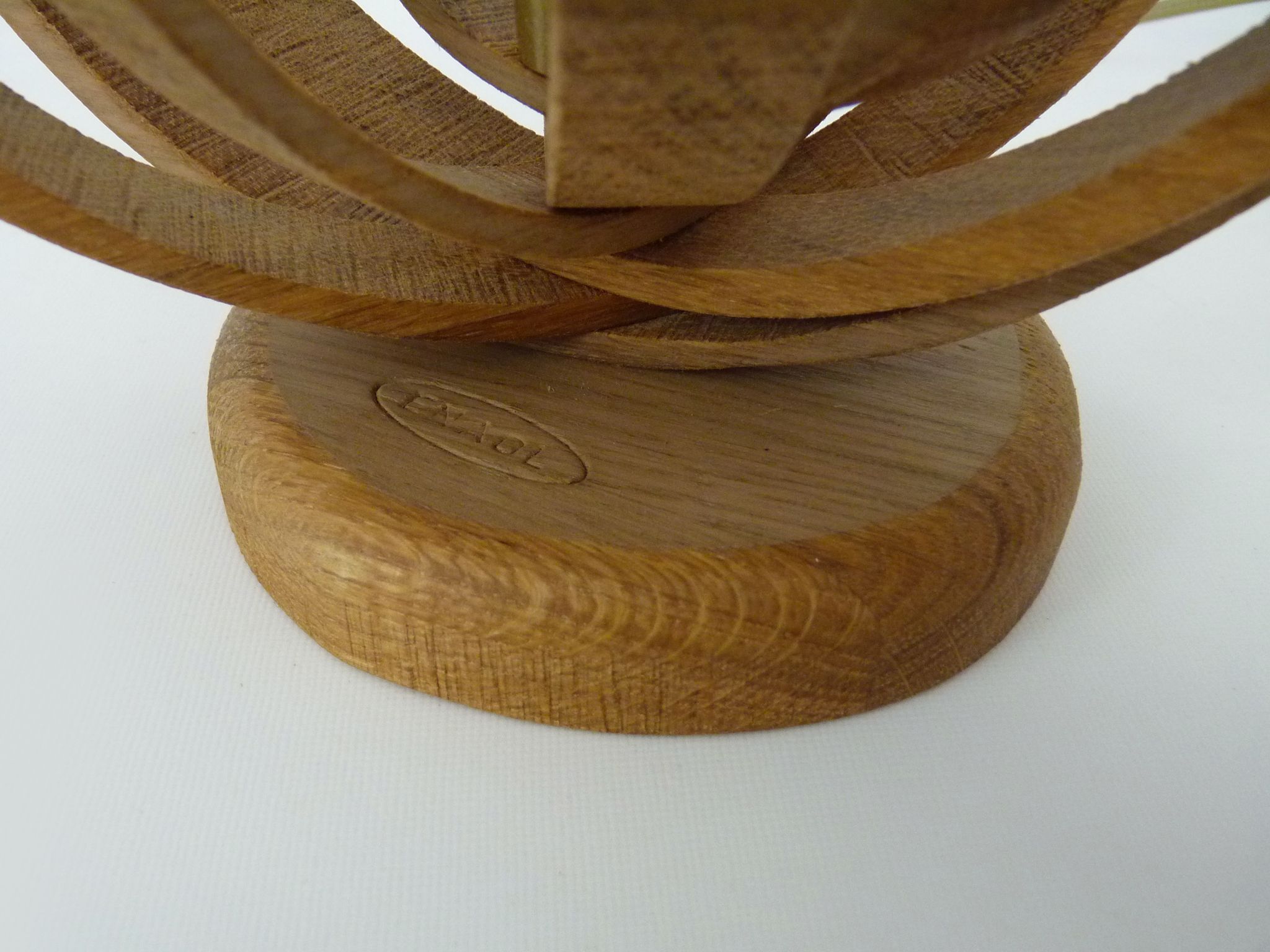 Modular lamp design in wood ENAOL