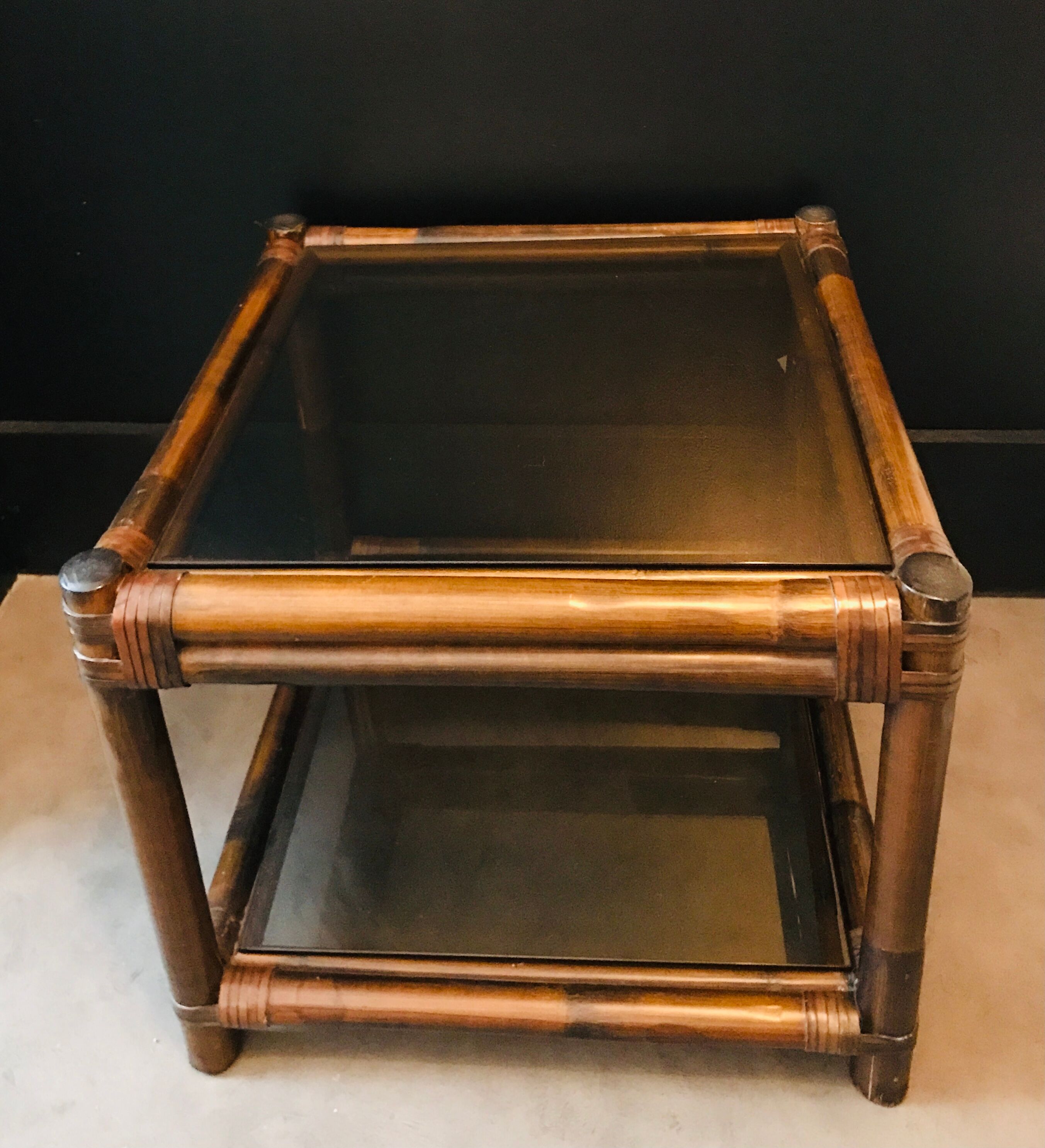 Table basse bambou et plateaux verre fumé
