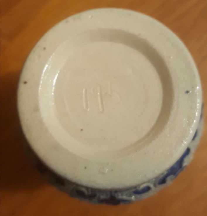 Sandstone vase with Alsace salt