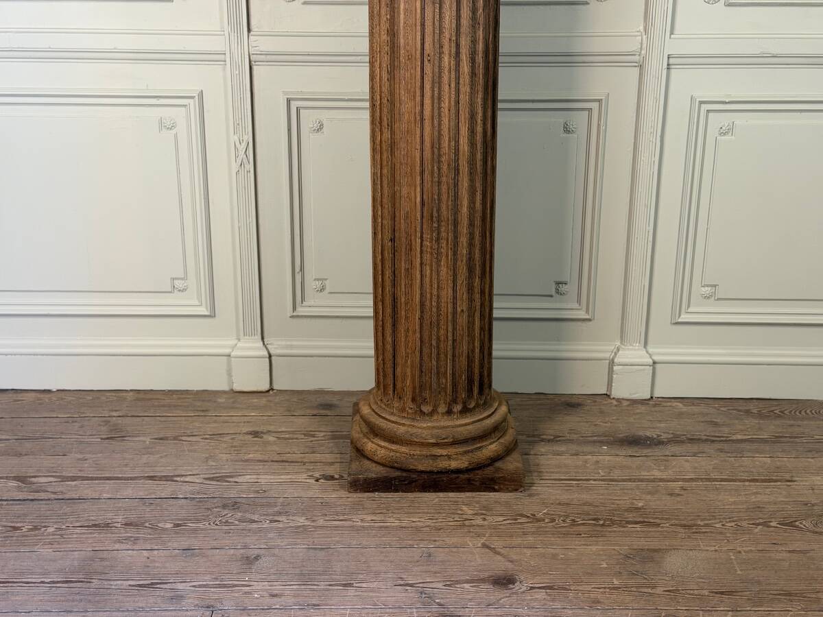 Carved oak column, fluted shaft and Corinthian capital, 18th century