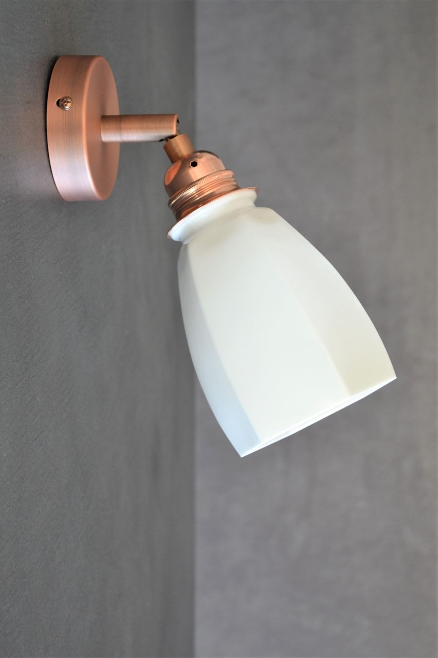 Original articulated wall lamp in white opaline and copper support