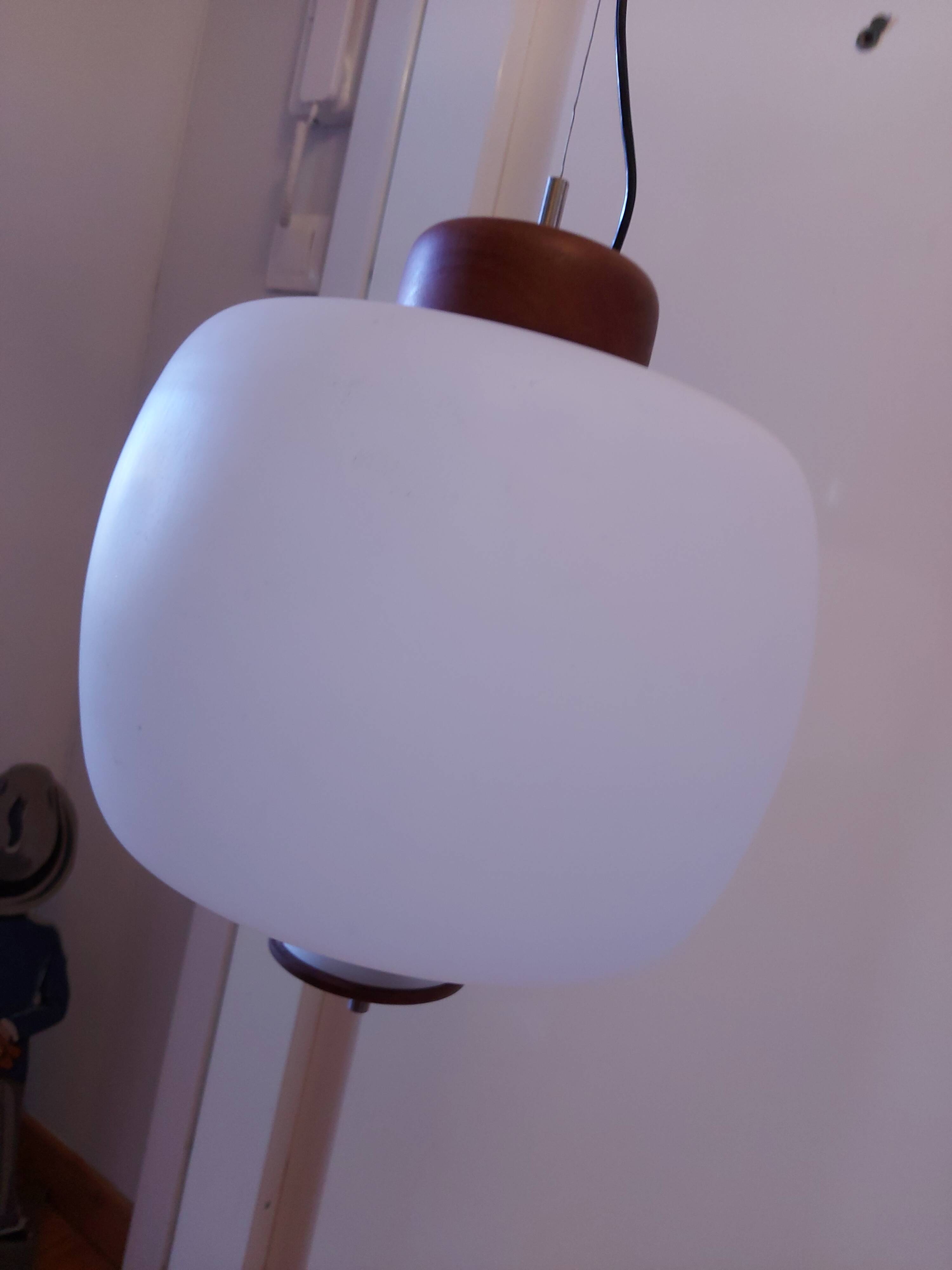 50's, 60'S design pendant lamp in opaline and teak by Goffredo Reggiani.