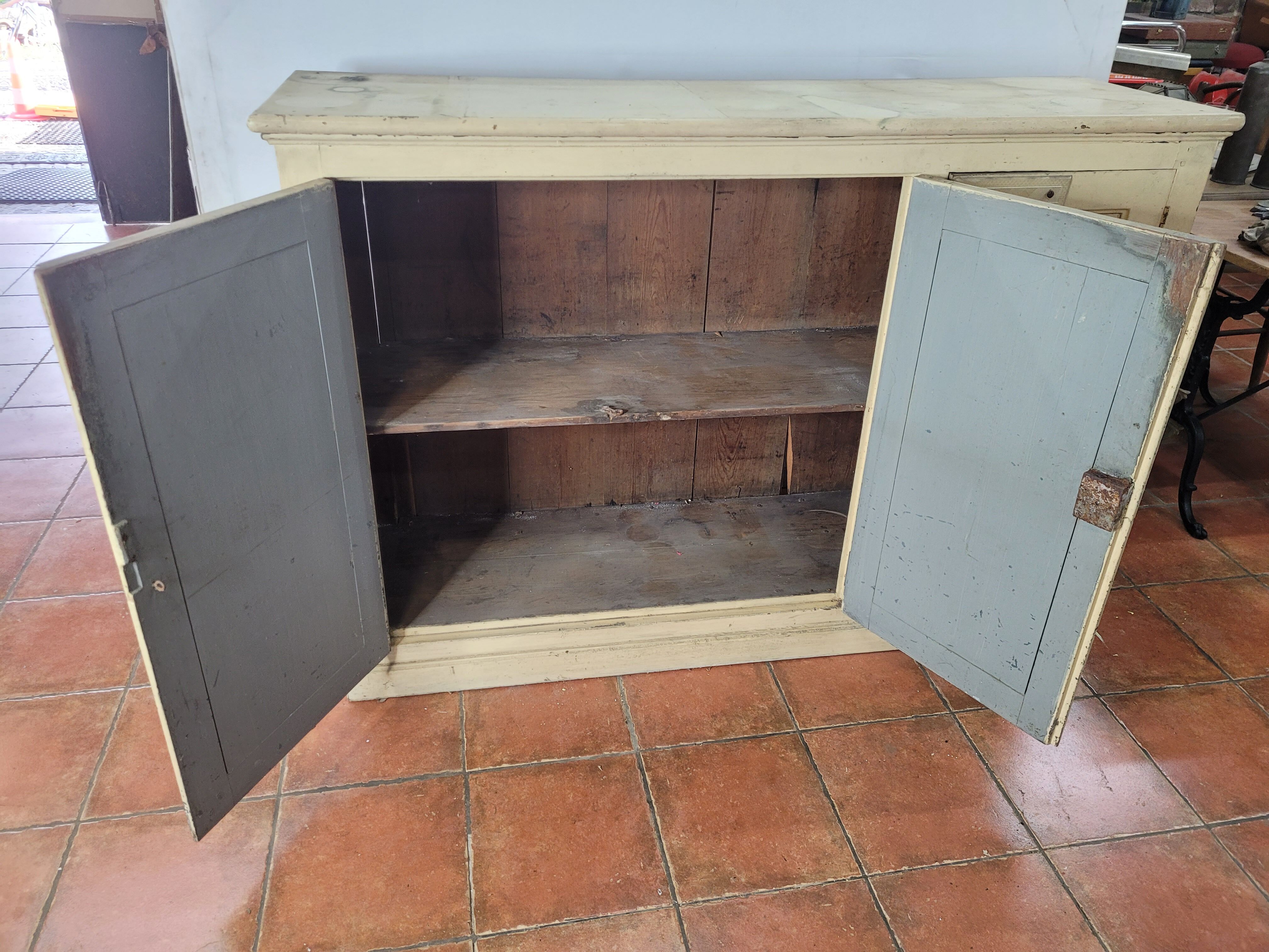 Craft furniture 3 doors original patina