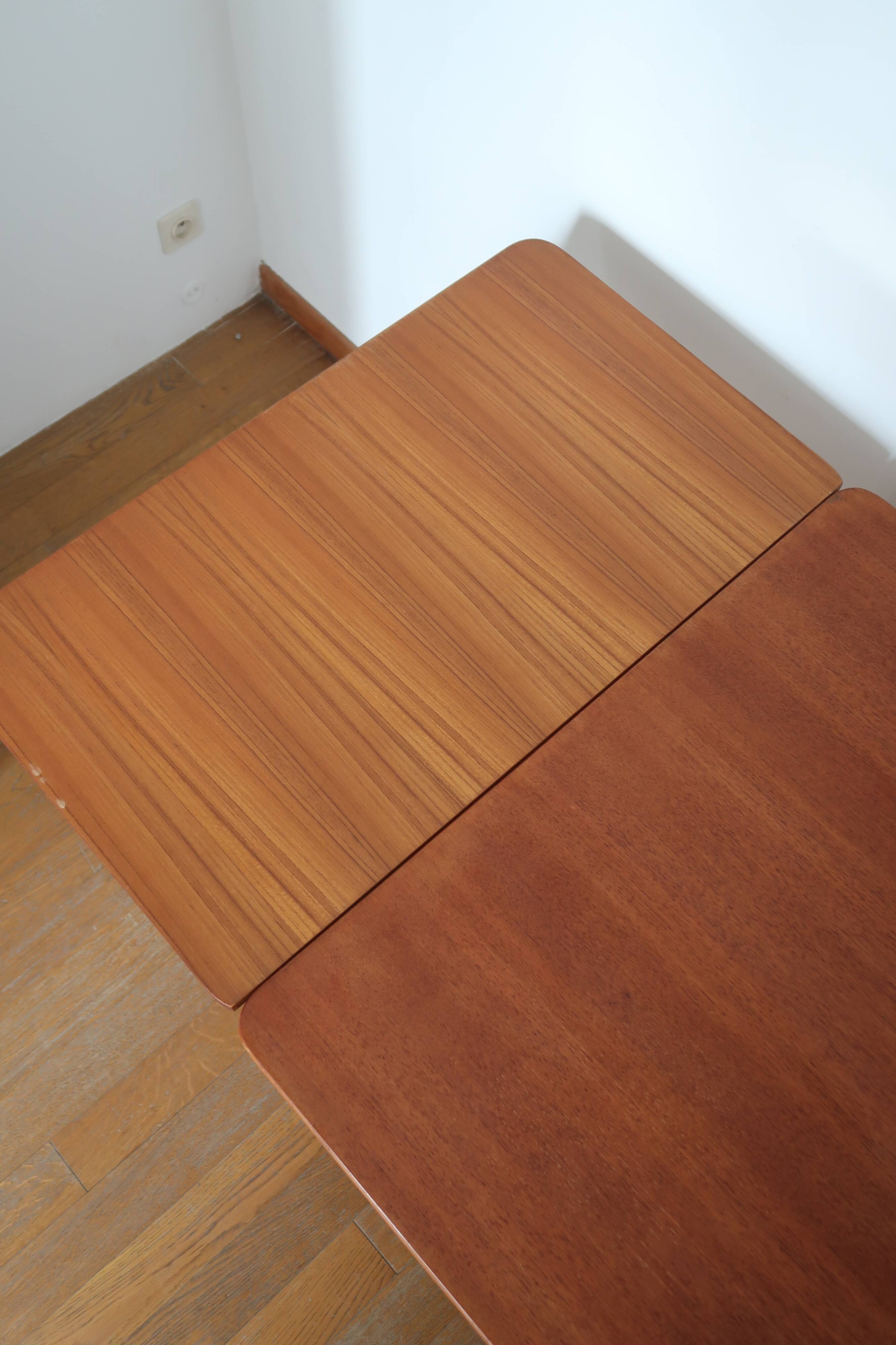 Scandinavian stretch teak table