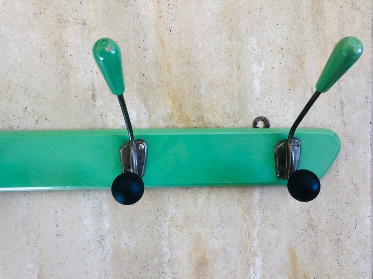 Vintage wall coat holder with 4 patères circa 50/60