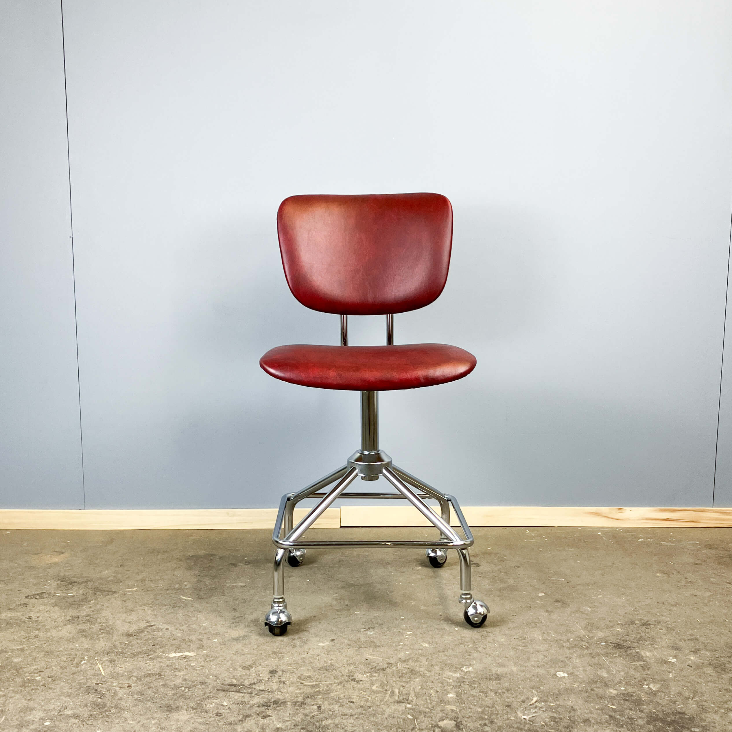 Swivel chair, chrome frame and faux leather, 1960s