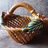 Small barbotine basket