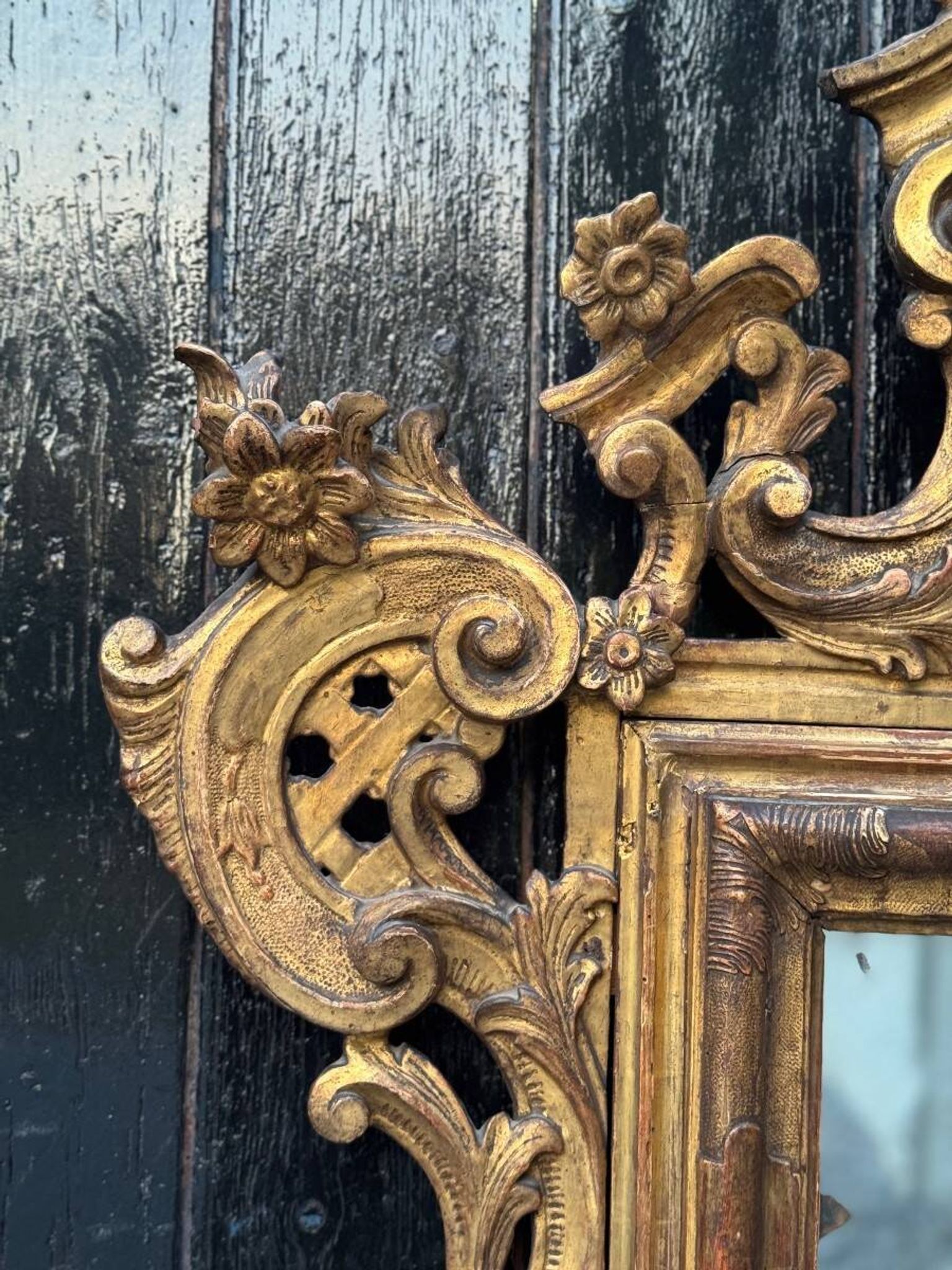 Venetian mirror in carved and gilded wood, circa 1880