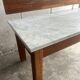 Console postmoderne en marbre avec écran flottant en bois