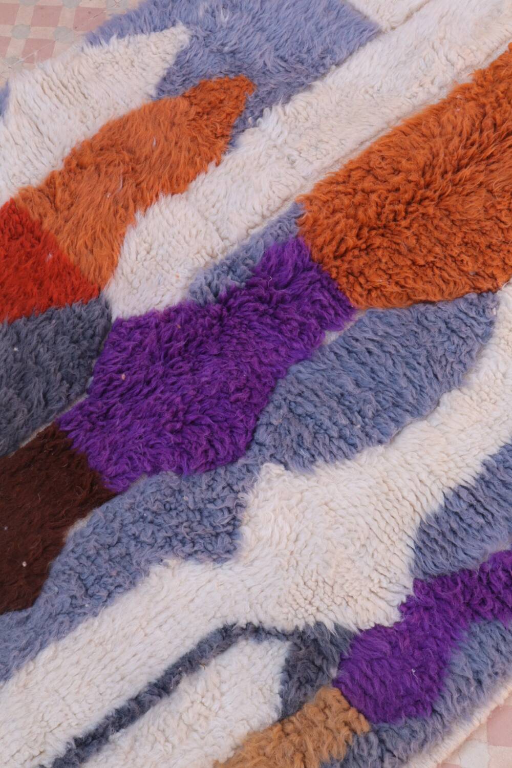 Tapis berbère marocain multicolore moderne