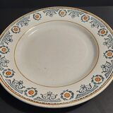 Pair of Saint Amand 20th century earthenware dinner plates