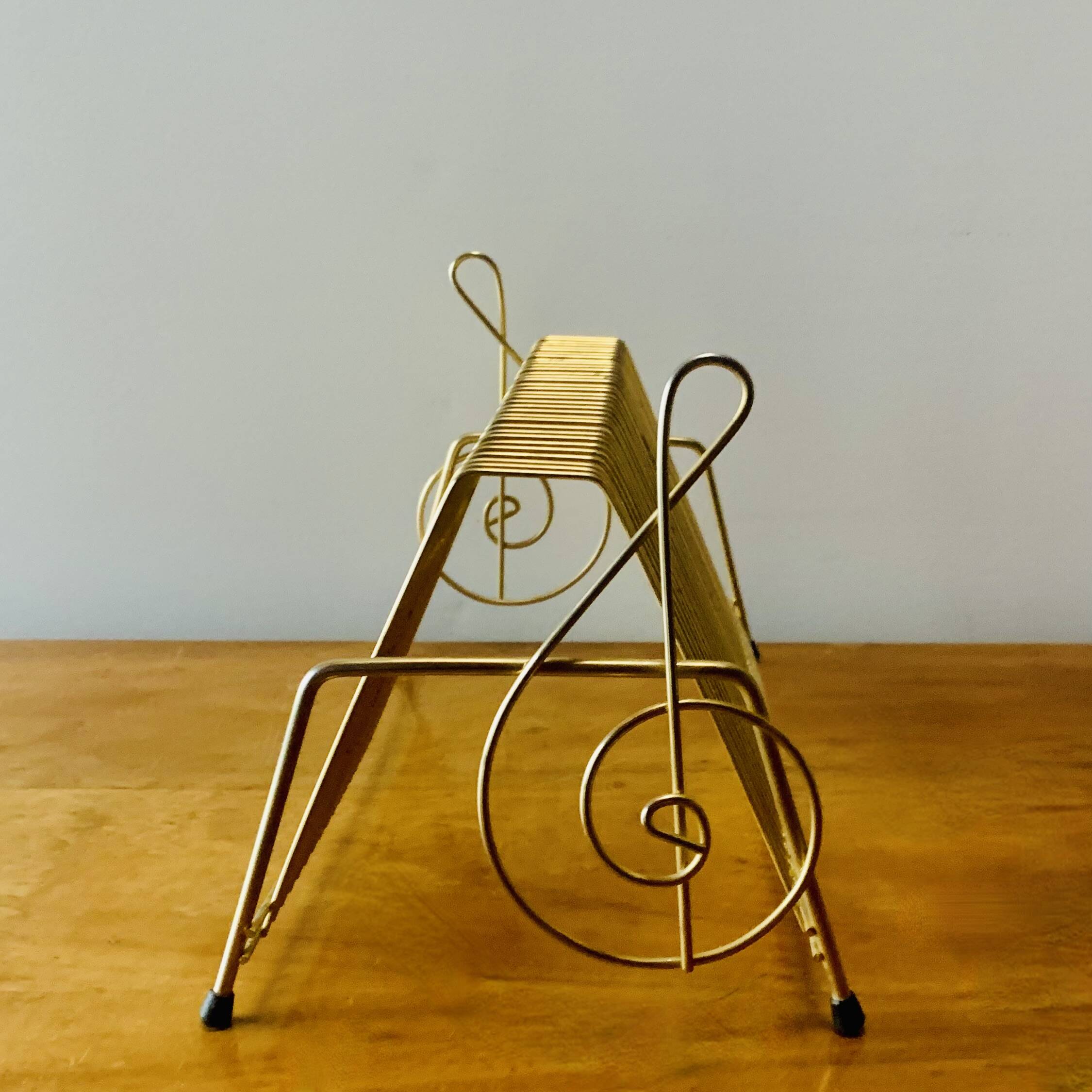 Vintage record holder in gold metal - for 50 vinyls
