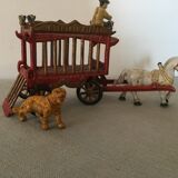 Team of circus in lead