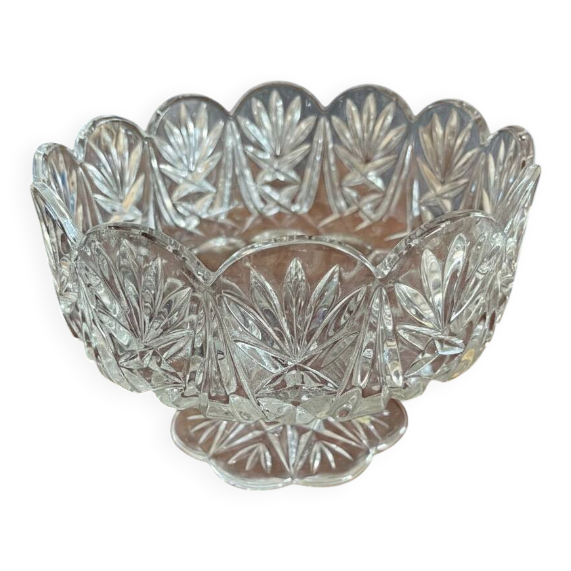 Fruit bowl / decorative centrepiece. Cut crystal.