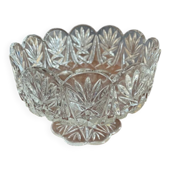 Fruit bowl / decorative centrepiece. Cut crystal.