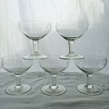 Lot de 5 coupes à champagne en verre gravé feuillage
