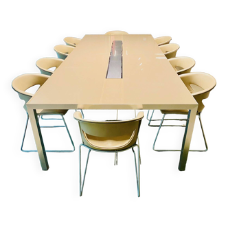 Meeting table + chairs