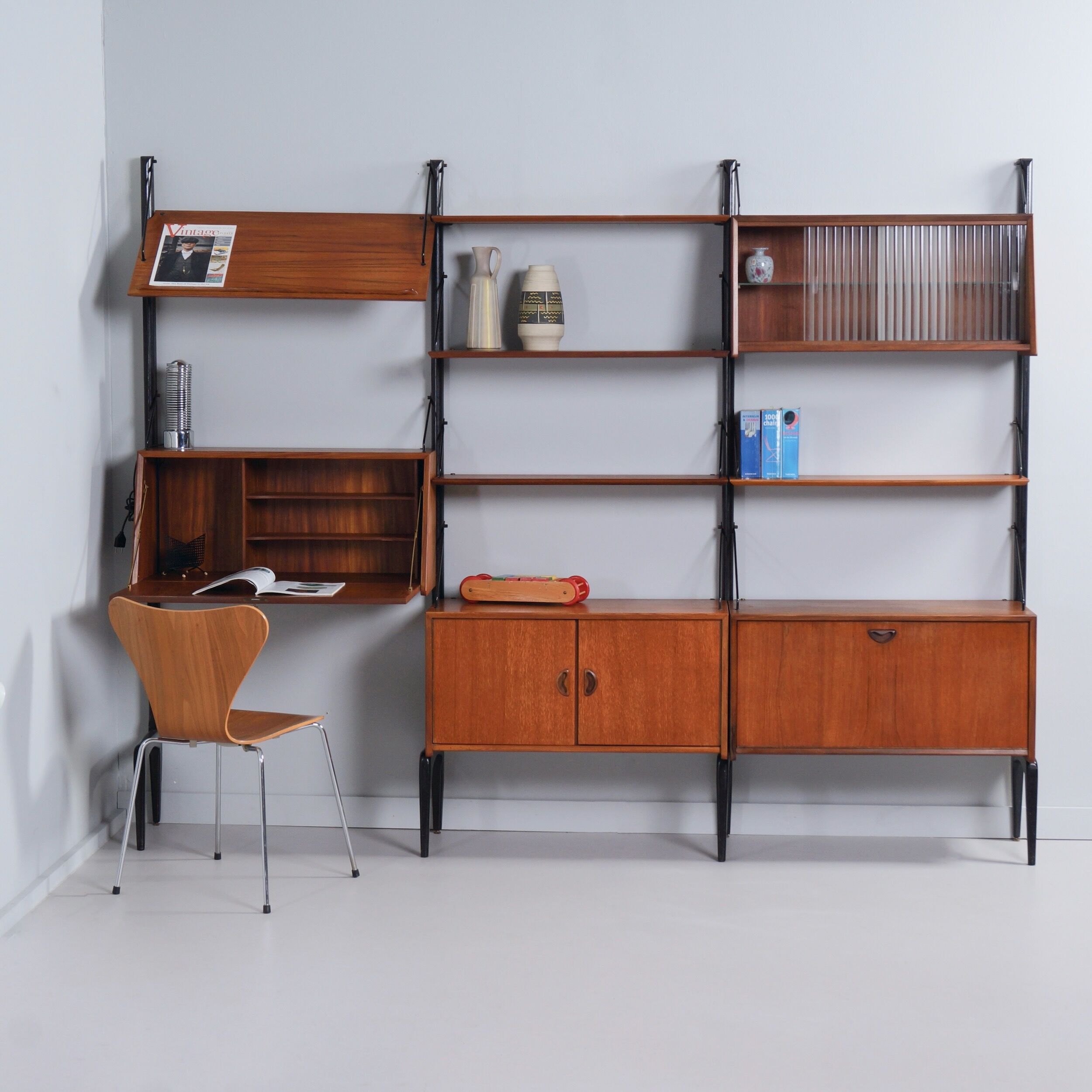 Meuble mural avec secrétaire par Louis van Teeffelen pour Wébé, années 60.