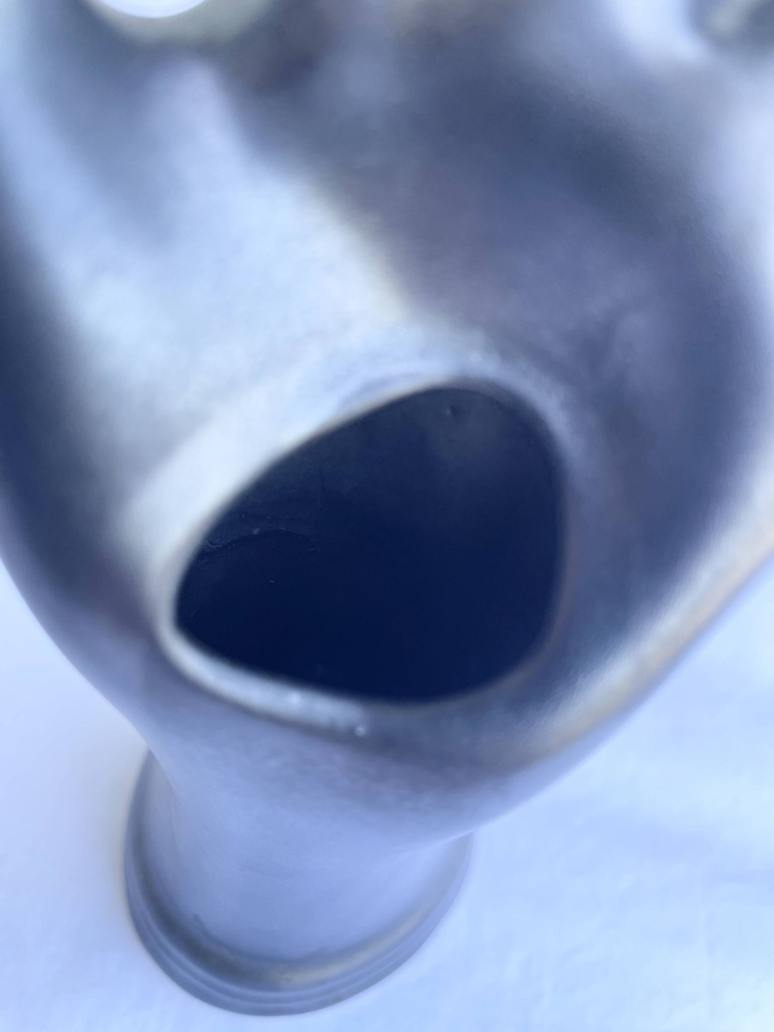 Single flower holder in shiny black ceramic, Vallauri spirit.