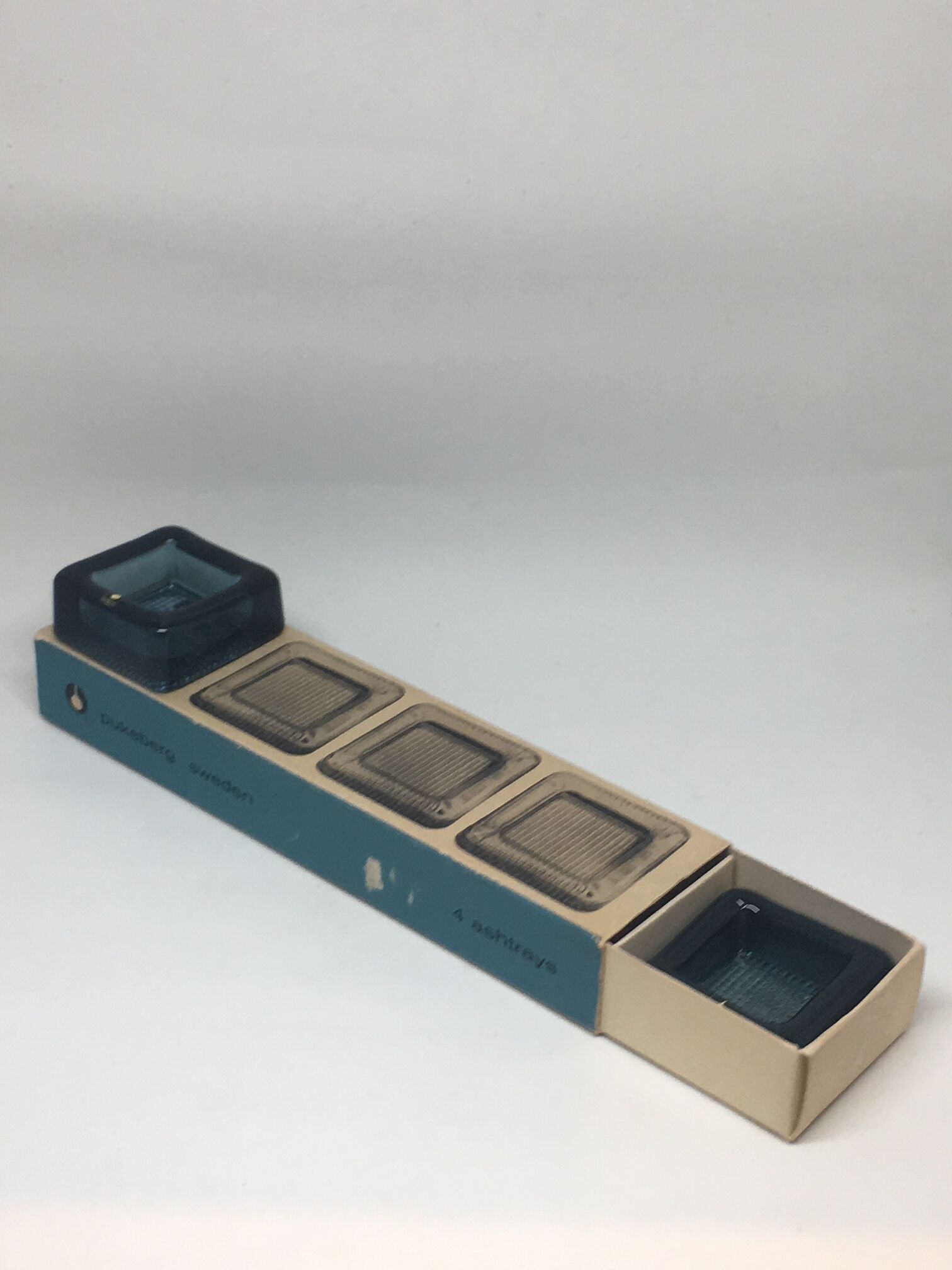 Set of 4 ashtrays Pukeberg