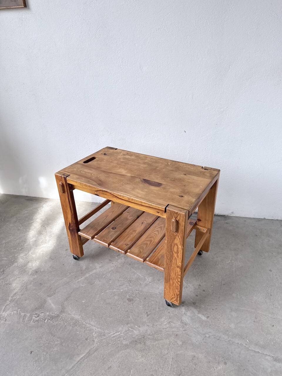 1980 pine wheeled console table